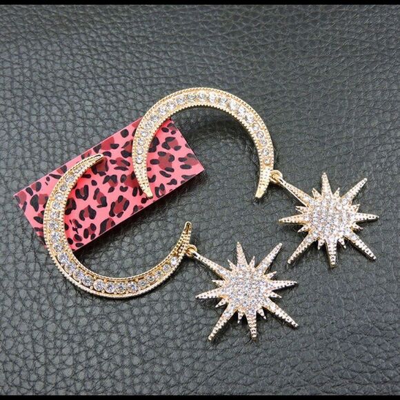 💫 Betsey Johnson sparkling star & moon earrings ✨ - Picture 2 of 3